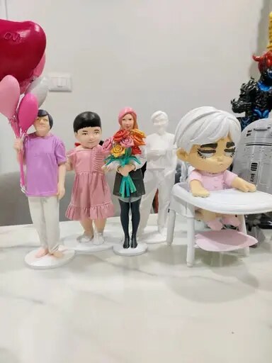 ฟิกเกอร์ 3D สั่งทำจากรูปถ่ายบุคคล ลงสีเต็มตัว โดย Arobot Studio